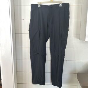 Mountain Hardwear Black/Charcoal Gray Convertible Cargo Pants Size 14 Short